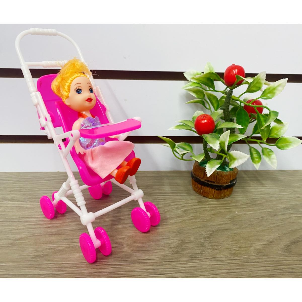 3 Mini Carriola Con Muñeca Y Vivieron Juguete Económico