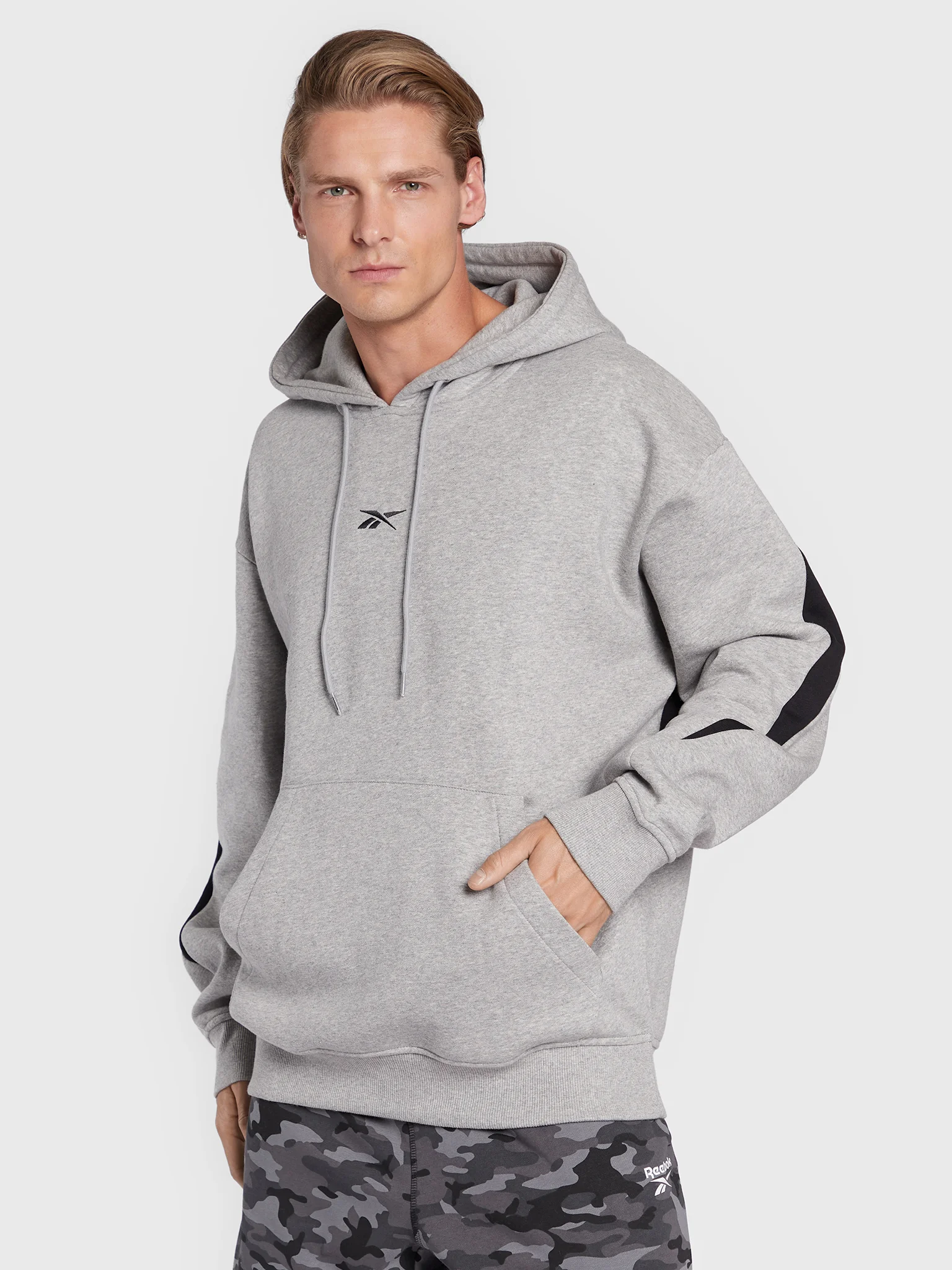 Sudadera Reebok Hoodie Classic Logo Talla MED