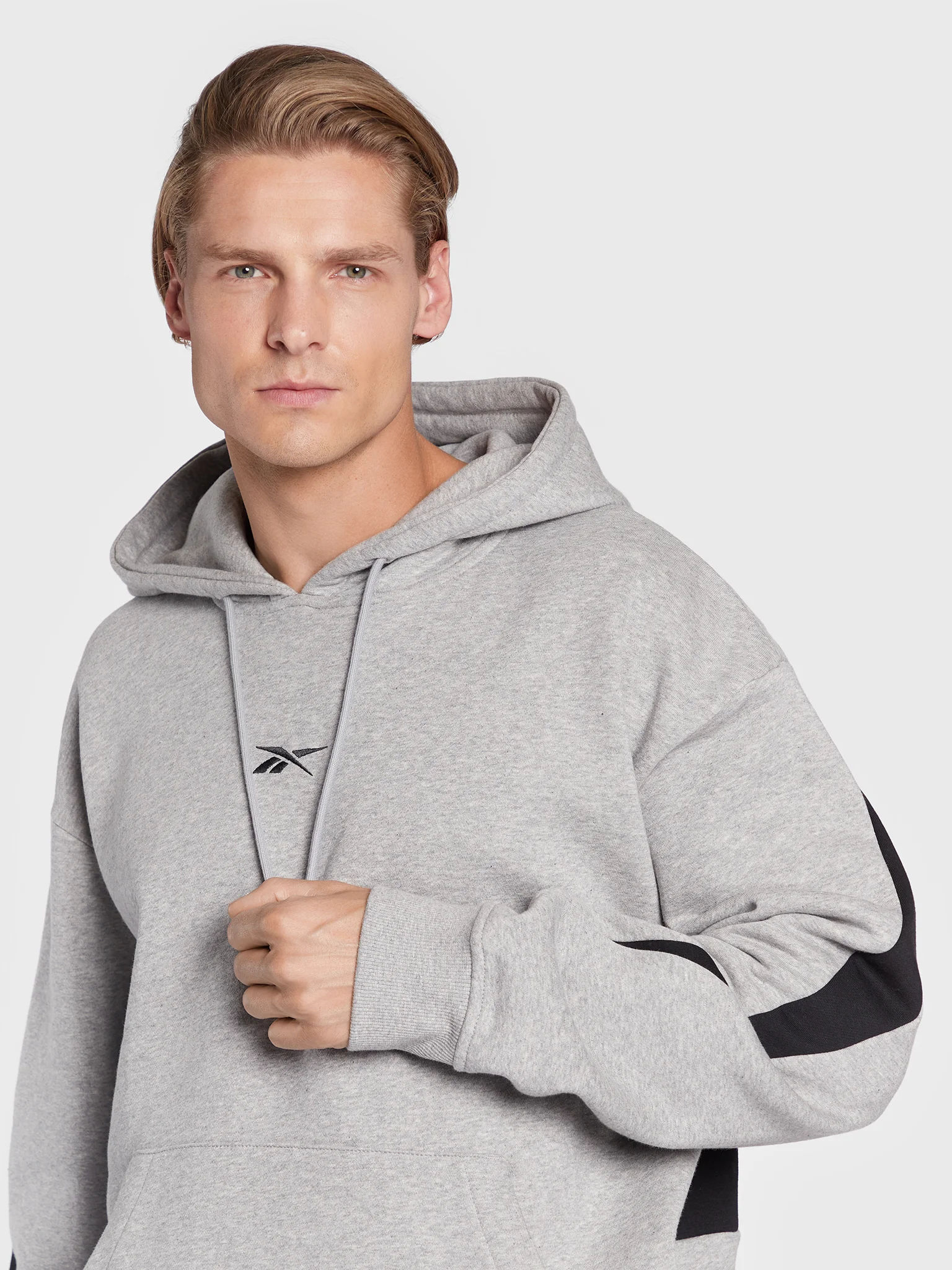 Sudadera Reebok Hoodie Classic Logo Talla MED