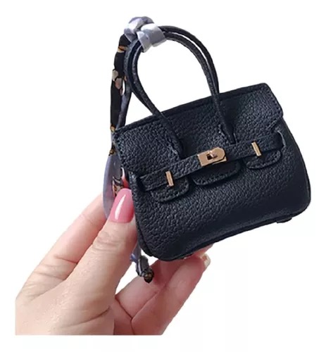 Funda  Negra Tipo Bolsa De Mujer Moda Protectora Compatible AirPods Generación 1 y 2.
