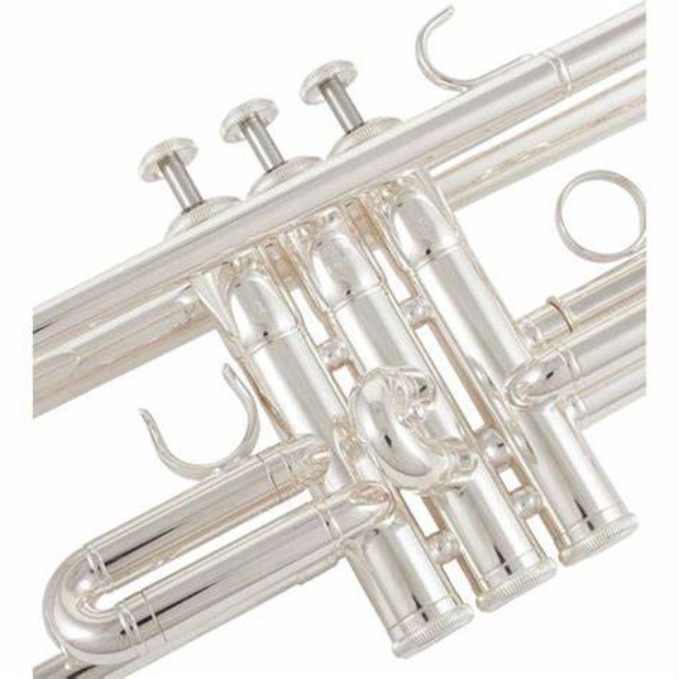 Yamaha Trompeta Dorada Profesional Ytr2330S con Kit de limpieza Jupiter