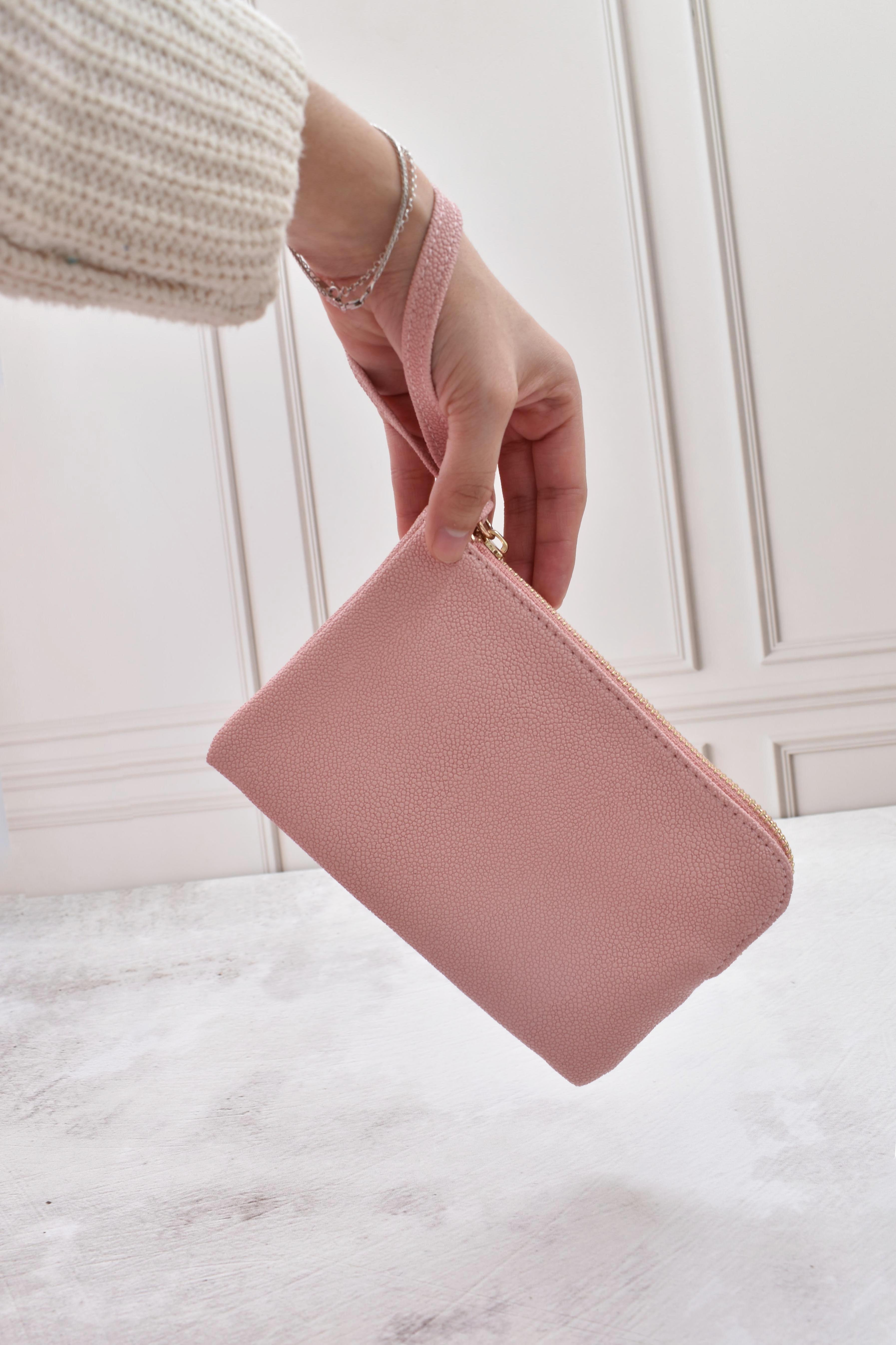 INVIGORATE, Cartera con correa muñequera palo de rosa  