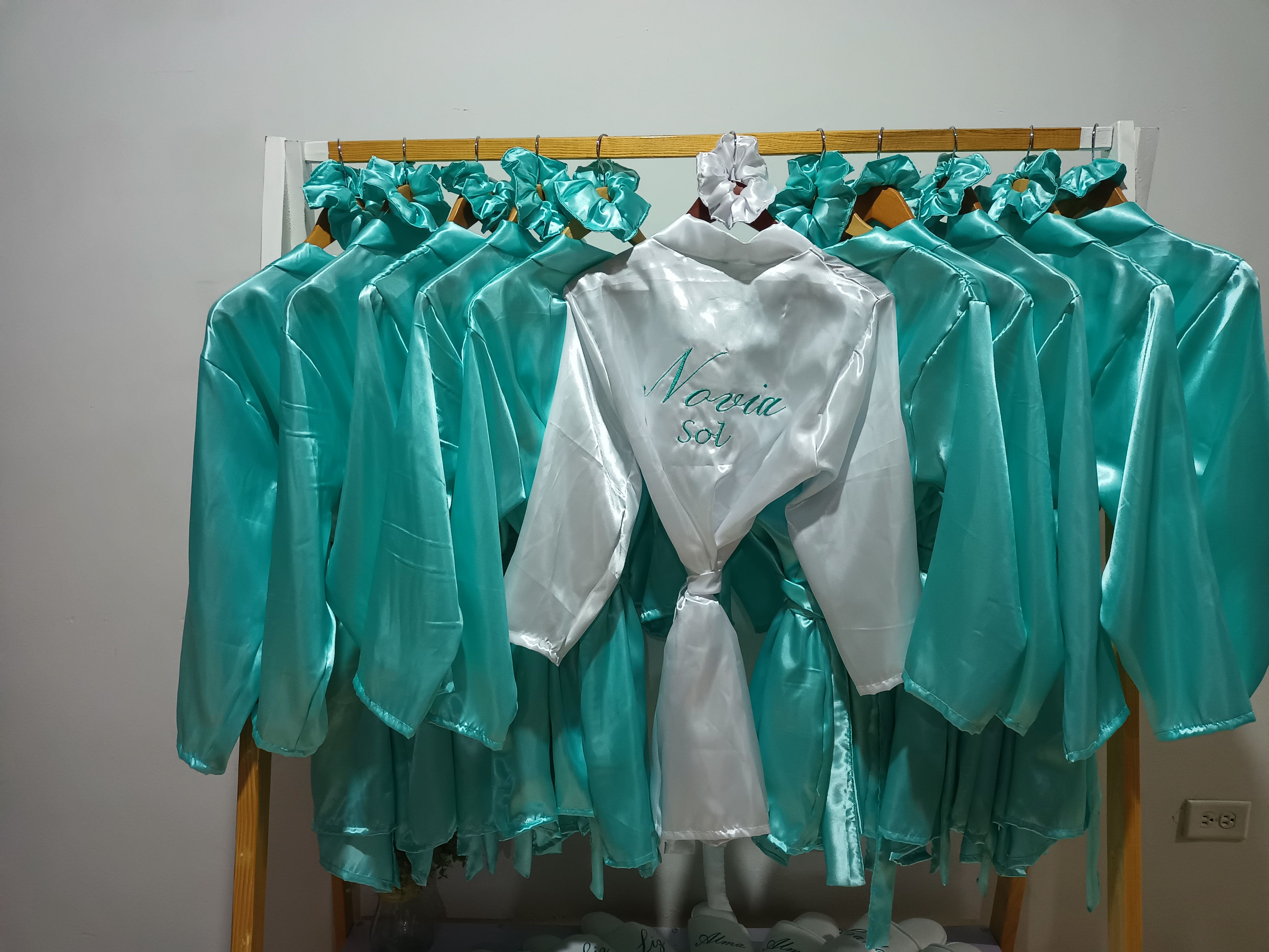 Bata Personalizada para Novias y XV años