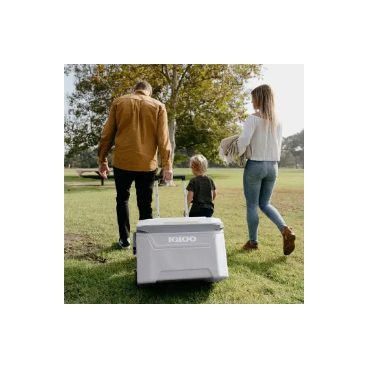 Hielera Igloo 56 Litros Sunset Roller Rueditas Portavasos.