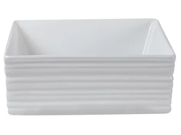 Lavabo Cerámico para Baño BER forma cuadrada en color blanco brillante, acabado con líneas horizontales. De sobreponer, con diseño europeo ideal para todo tipo de baños. Dimensiones 38.0 x 38.0 x 13.5 cms. (base x altura x profundidad)
