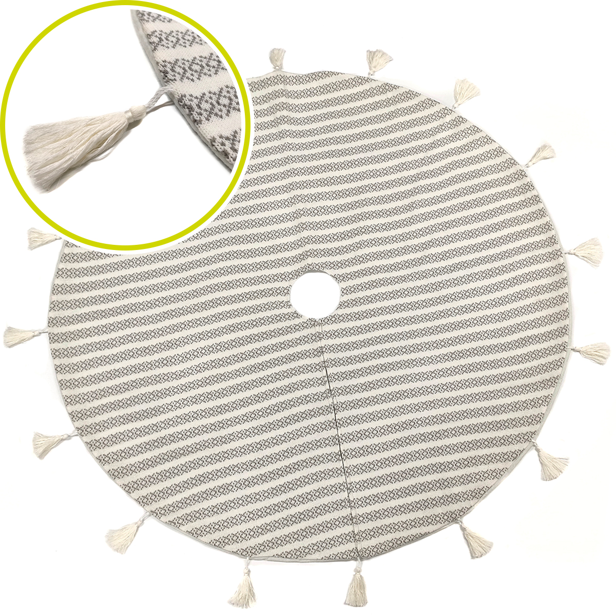 Pie de árbol navidad navideño tejido beige bicolor con borlones 122cm diámetro Artego.