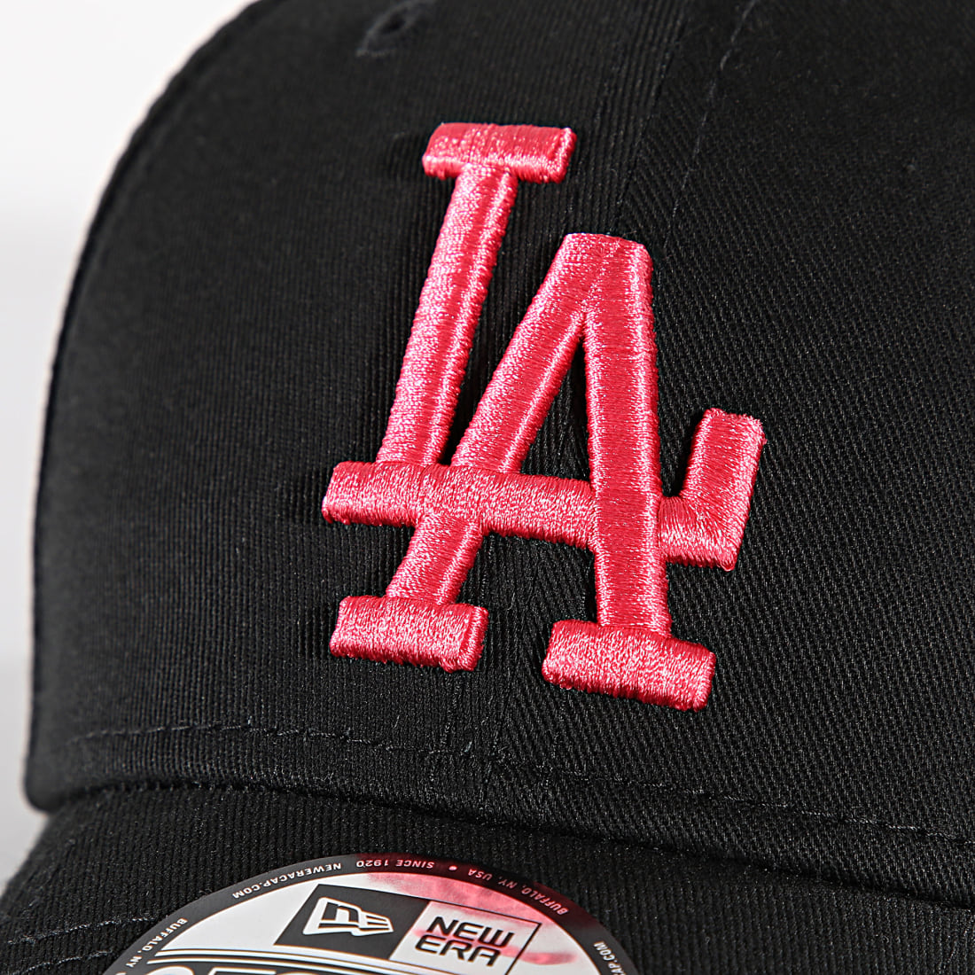 Gorra New Era Los Angeles Dodgers 9Forty Negro Rosa.