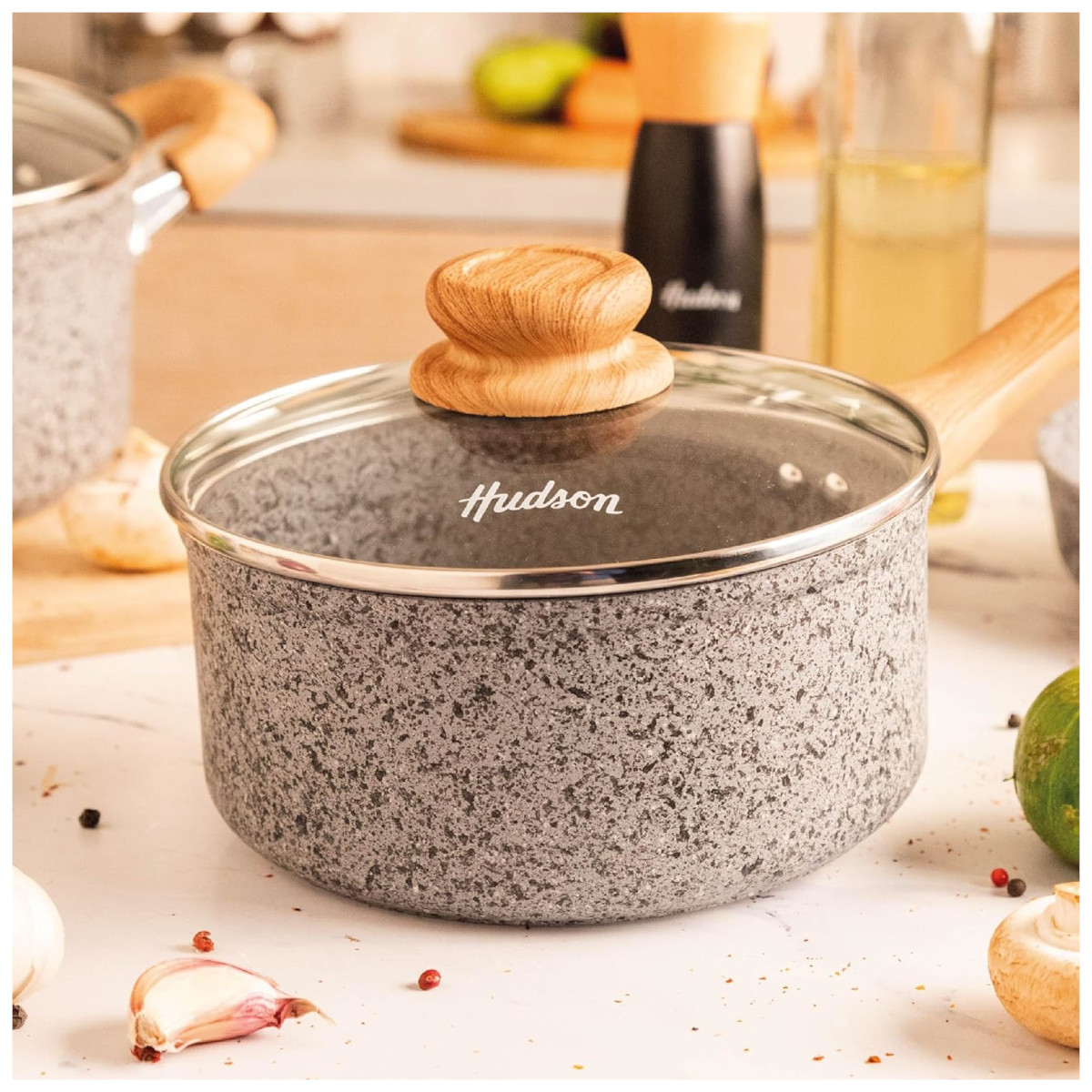 Olla HUDSON 20cm Aluminio Forjado espesor 4mm Antiadherente Granito con tapa cristal y cucharon nylon.