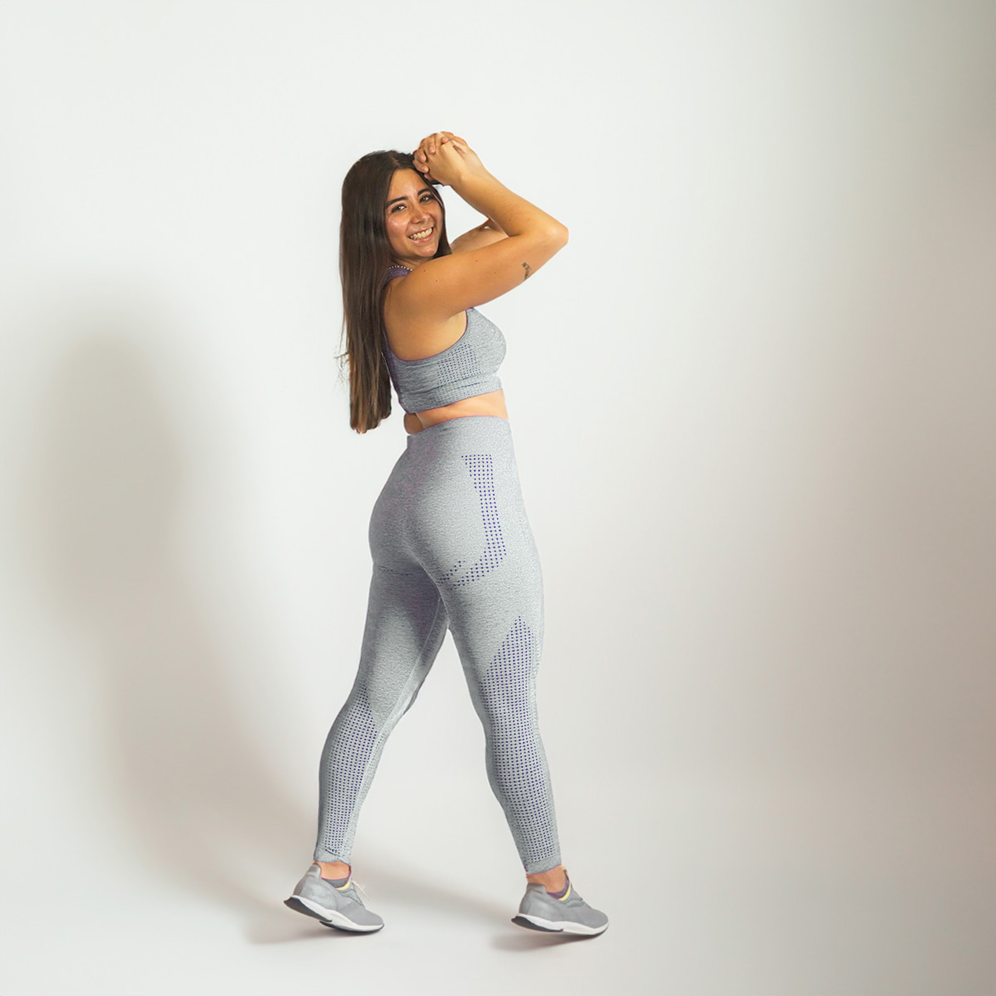 Conjunto deportivo Top más Leggings stretch color Gris Lo Quiero