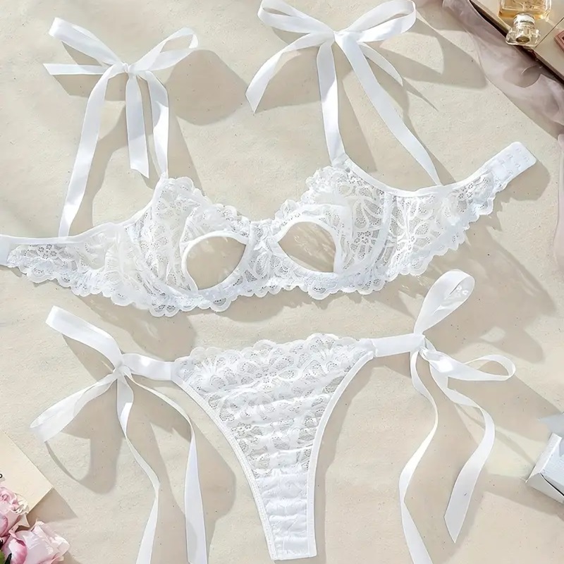 Conjunto De Lencería De Encaje Floral.