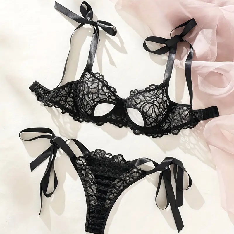 Conjunto De Lencería De Encaje Floral.