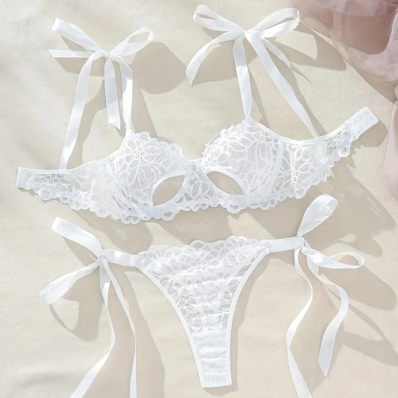 Conjunto De Lencería De Encaje Floral.