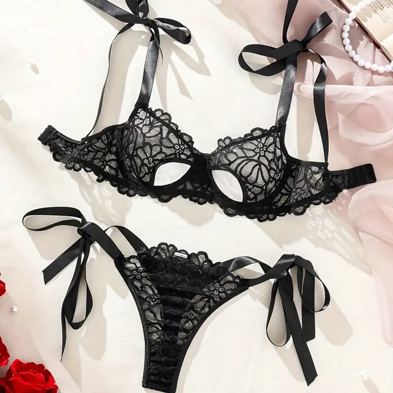 Conjunto De Lencería De Encaje Floral.