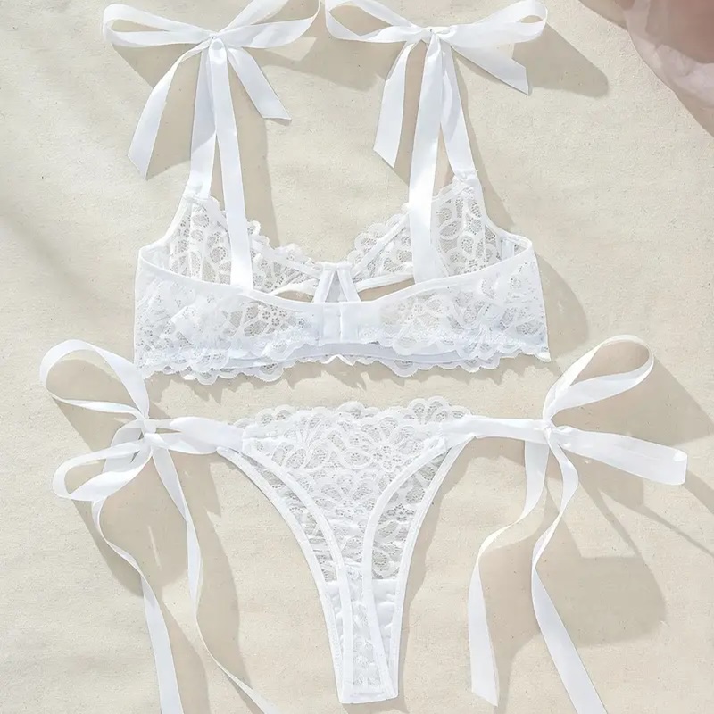 Conjunto De Lencería De Encaje Floral.