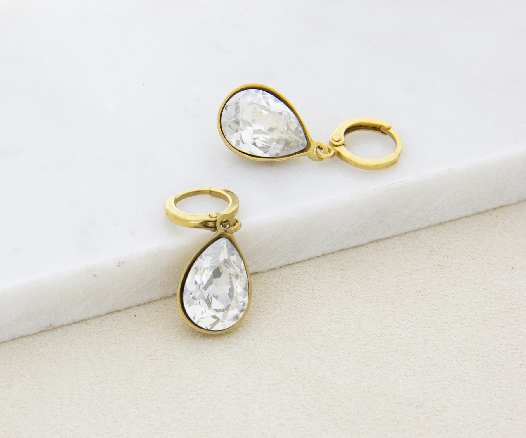 Arete Gota Baño de Oro 14K | Cristal Swarovski Cristal