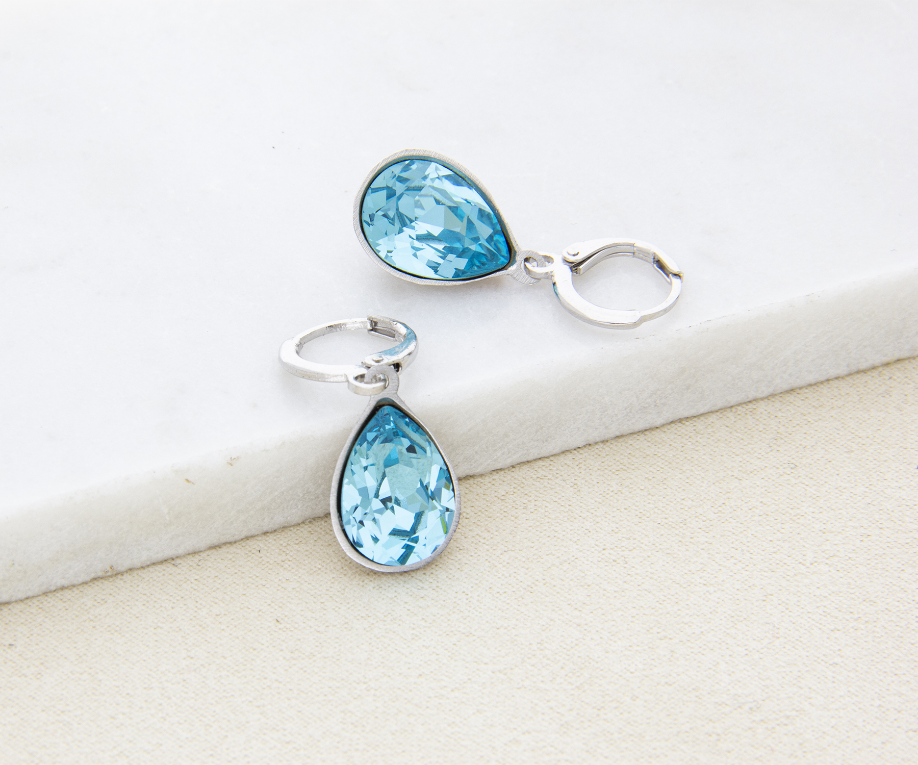 Arete Gota Baño de Rodio | Cristal Swarovski Turquesa