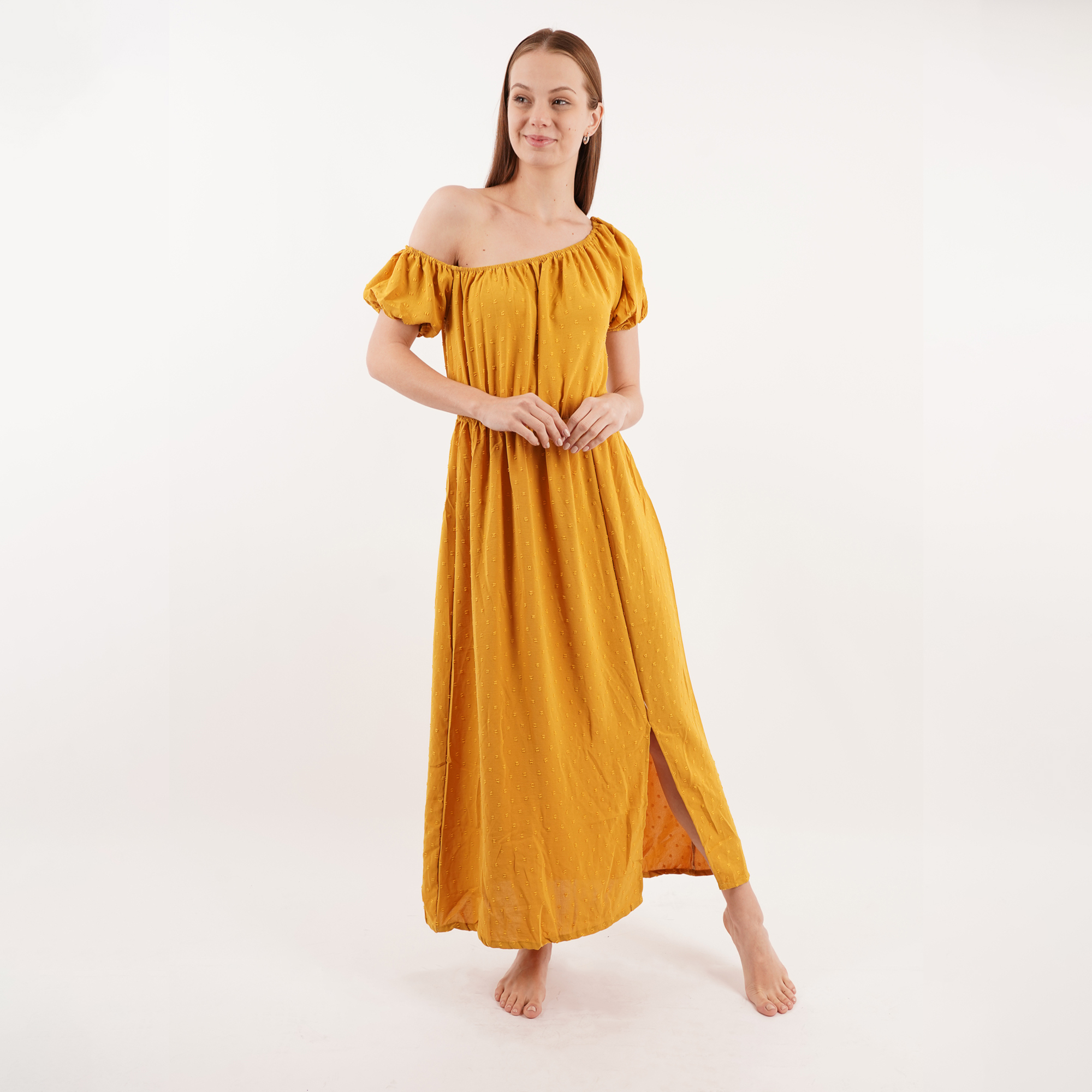 Vestido largo Primavera. Liso con pequeños bordados en serie. Resorte En Pecho. Manga corta. Fresco y cómodo mod. SR281.