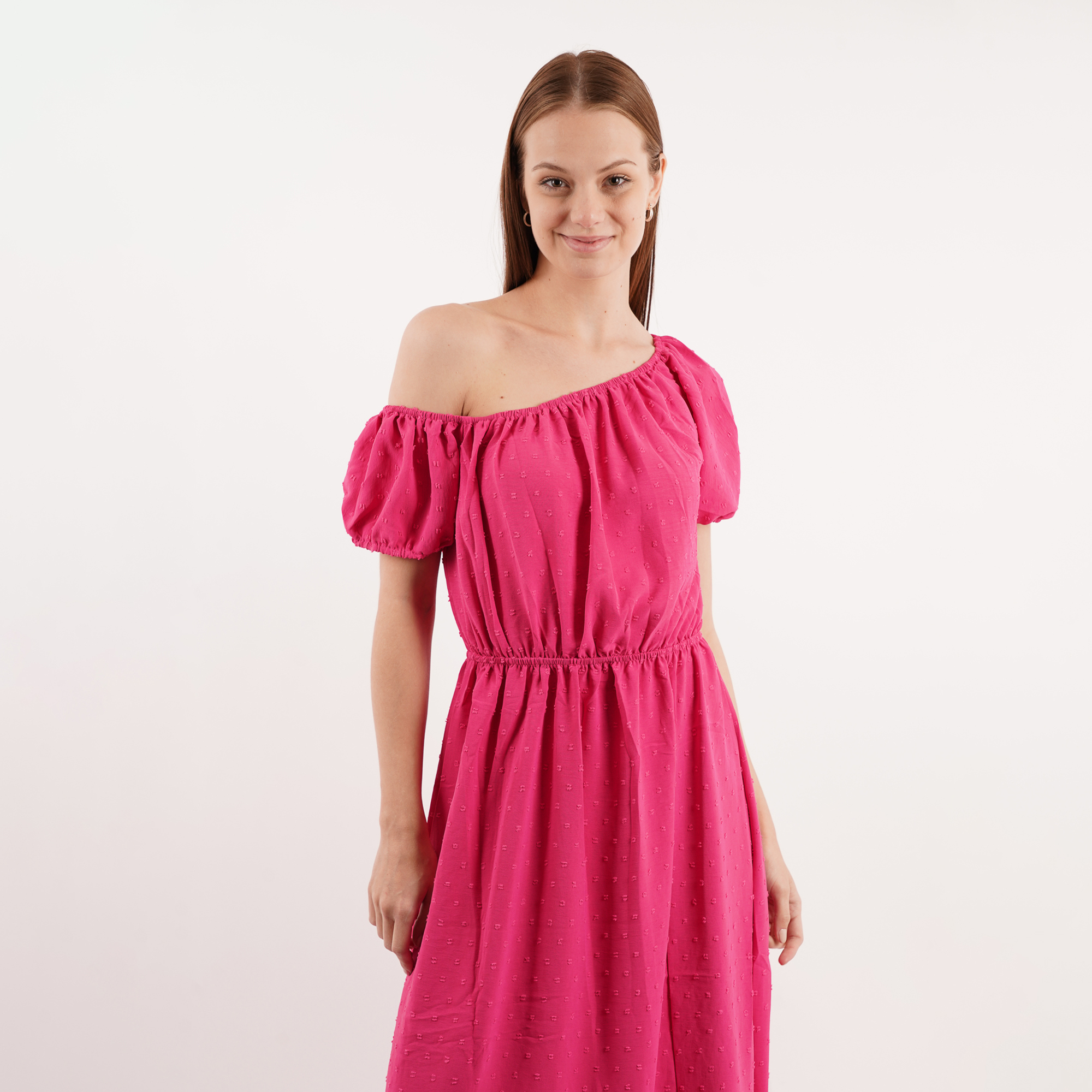 Vestido largo Primavera. Liso con pequeños bordados en serie. Resorte En Pecho. Manga corta. Fresco y cómodo mod. SR281.