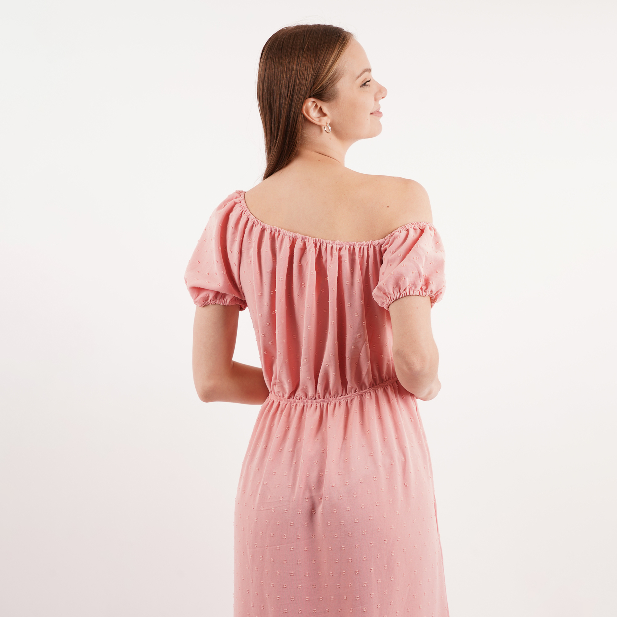 Vestido largo Primavera. Liso con pequeños bordados en serie. Resorte En Pecho. Manga corta. Fresco y cómodo mod. SR281.