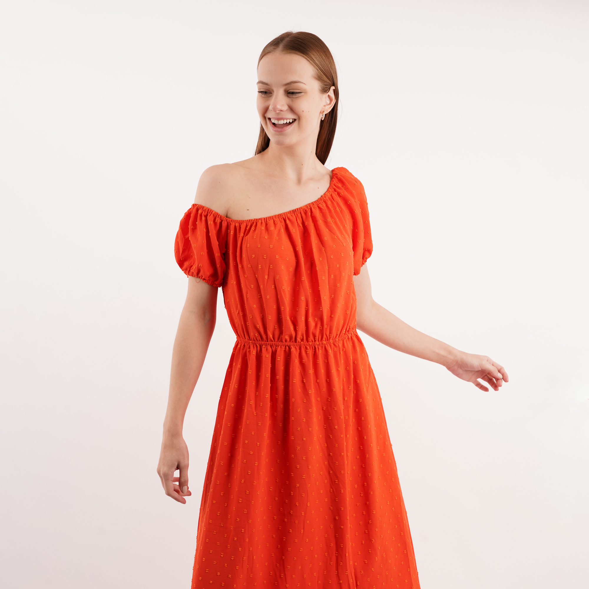 Vestido largo Primavera. Liso con pequeños bordados en serie. Resorte En Pecho. Manga corta. Fresco y cómodo mod. SR281.