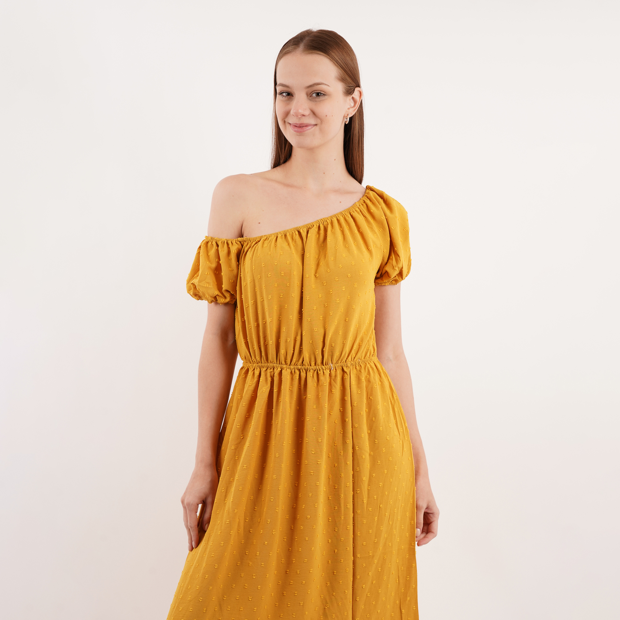 Vestido largo Primavera. Liso con pequeños bordados en serie. Resorte En Pecho. Manga corta. Fresco y cómodo mod. SR281.