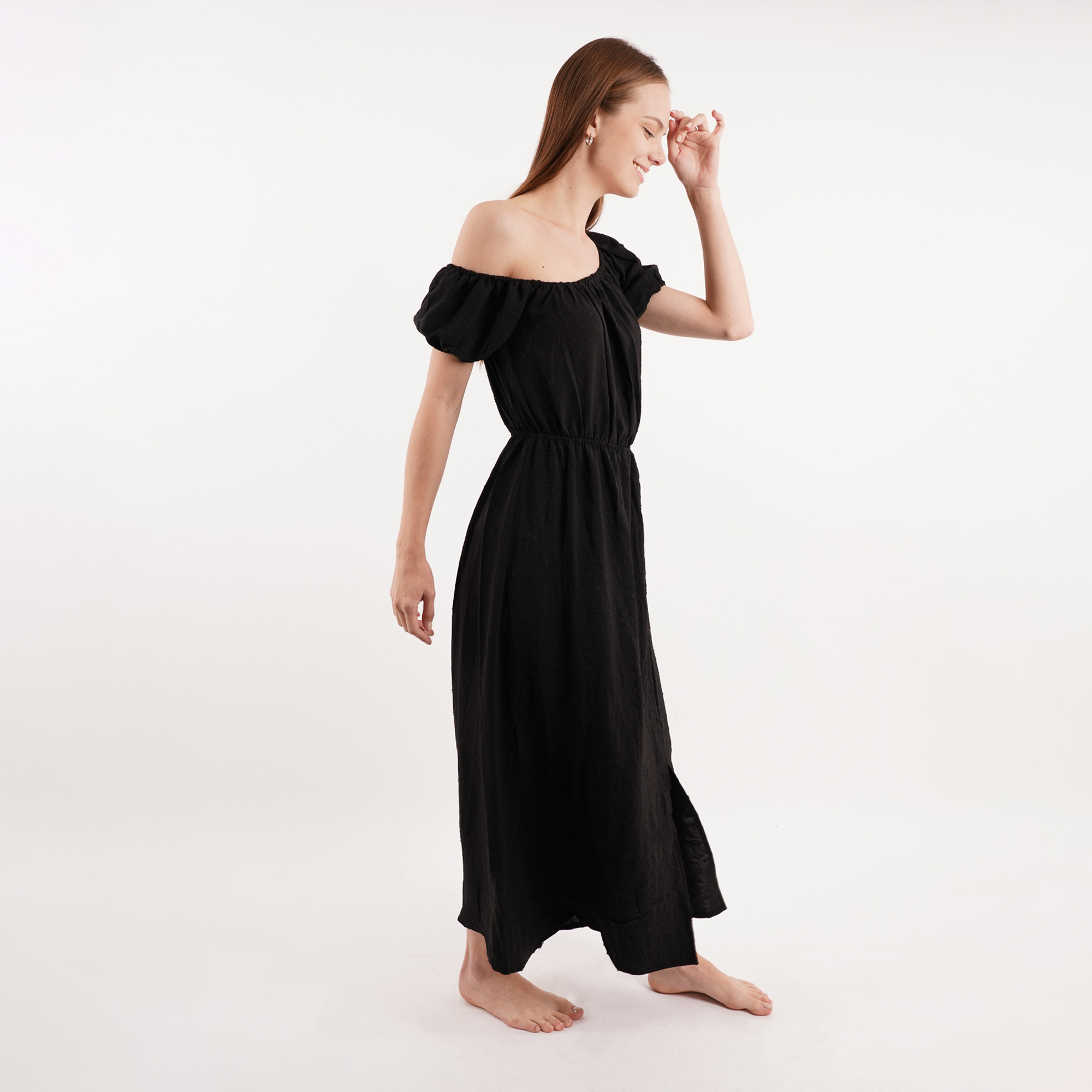 Vestido largo Primavera. Liso con pequeños bordados en serie. Resorte En Pecho. Manga corta. Fresco y cómodo mod. SR281.