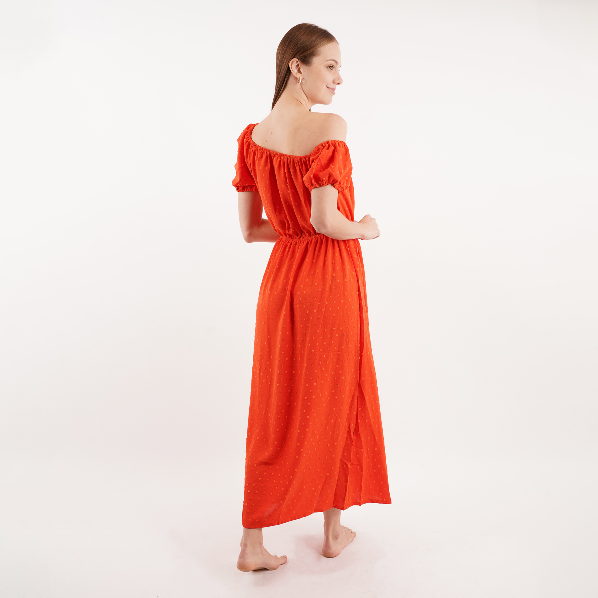 Vestido largo Primavera. Liso con pequeños bordados en serie. Resorte En Pecho. Manga corta. Fresco y cómodo mod. SR281.