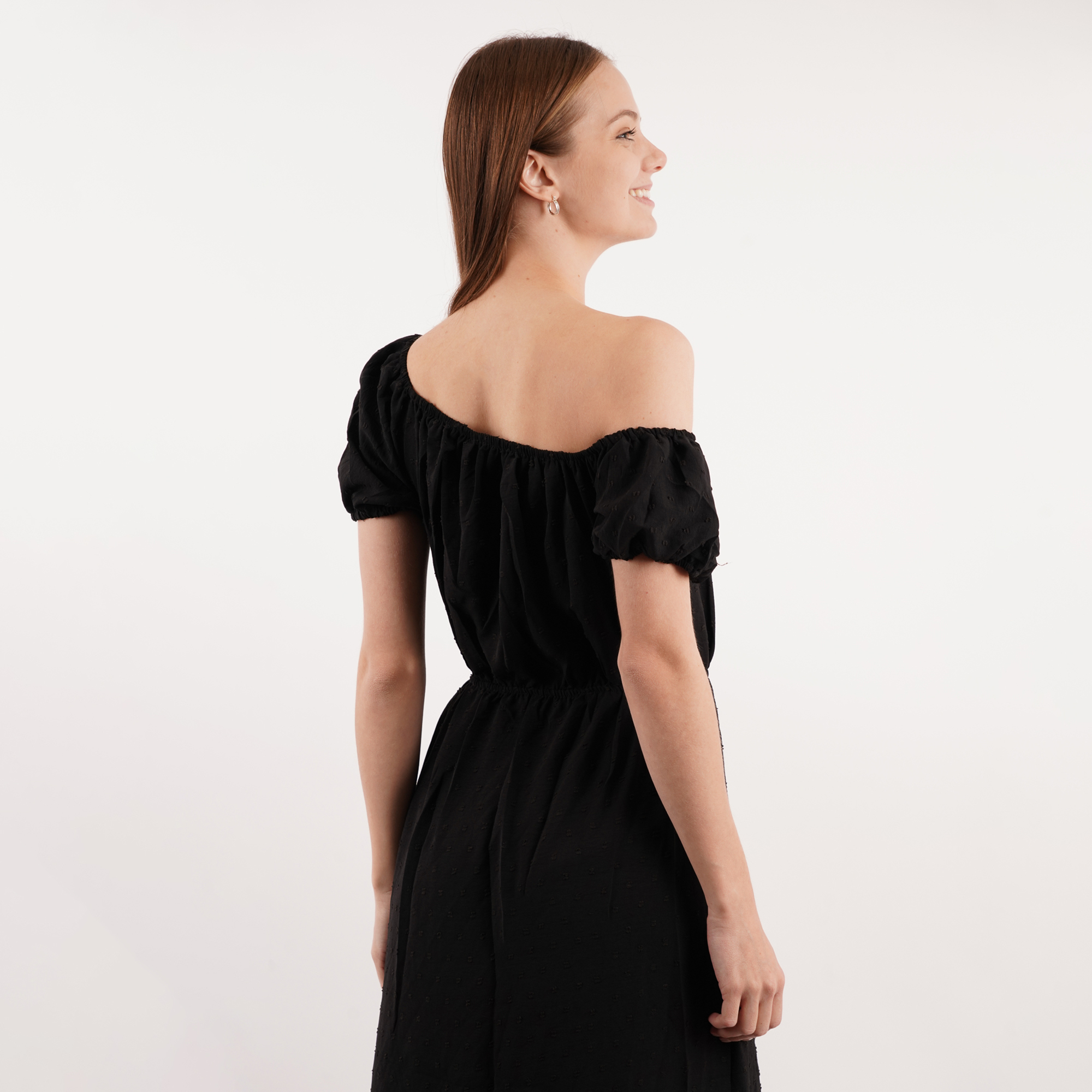 Vestido largo Primavera. Liso con pequeños bordados en serie. Resorte En Pecho. Manga corta. Fresco y cómodo mod. SR281.