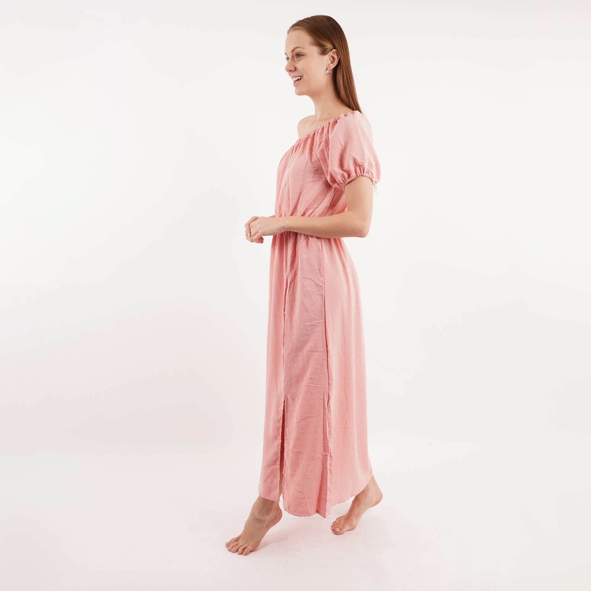 Vestido largo Primavera. Liso con pequeños bordados en serie. Resorte En Pecho. Manga corta. Fresco y cómodo mod. SR281.