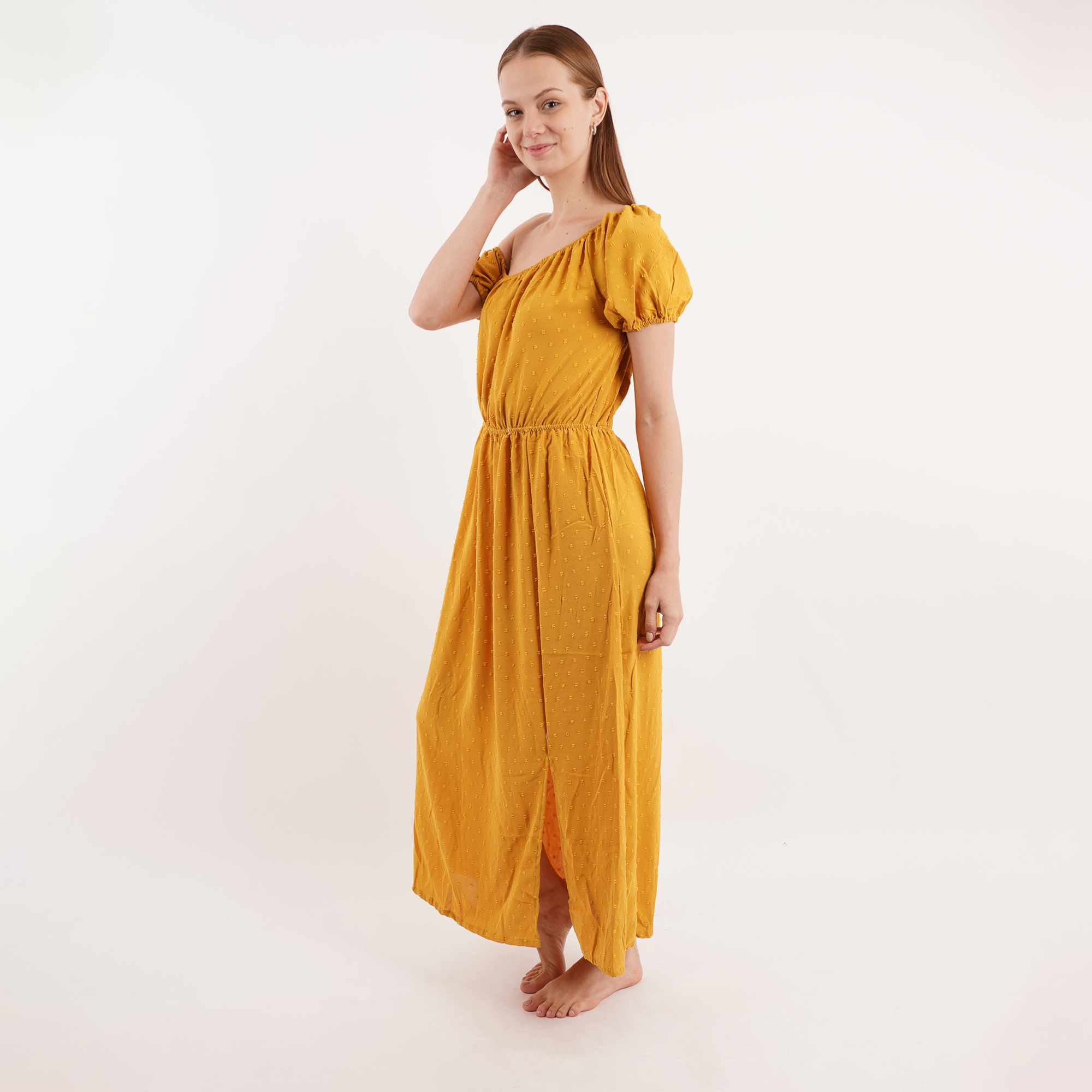 Vestido largo Primavera. Liso con pequeños bordados en serie. Resorte En Pecho. Manga corta. Fresco y cómodo mod. SR281.