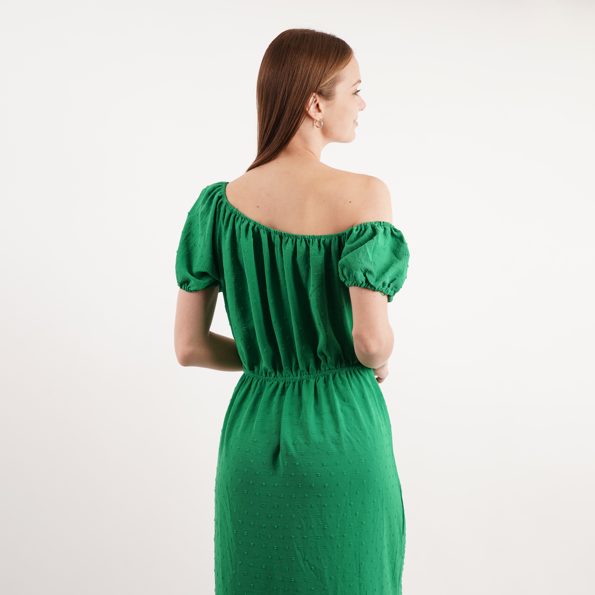 Vestido largo Primavera. Liso con pequeños bordados en serie. Resorte En Pecho. Manga corta. Fresco y cómodo mod. SR281.