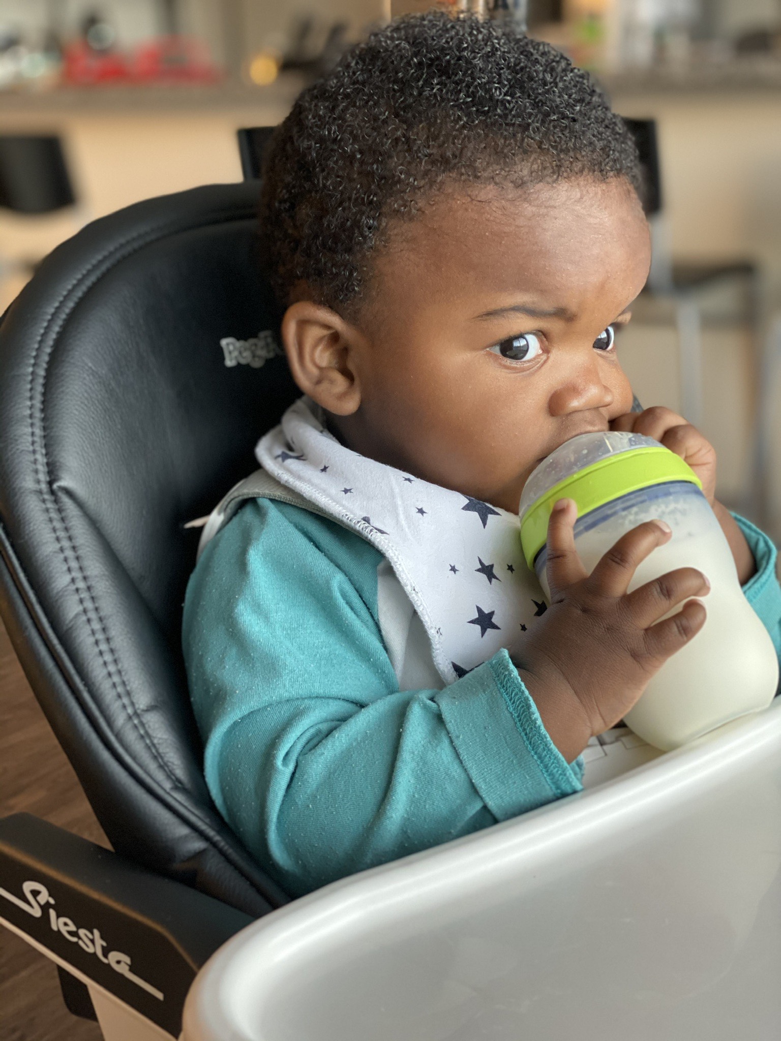 Bundle Comotomo, Pack de 4  Biberón Tacto Natural y 6 Tetinas, Verde