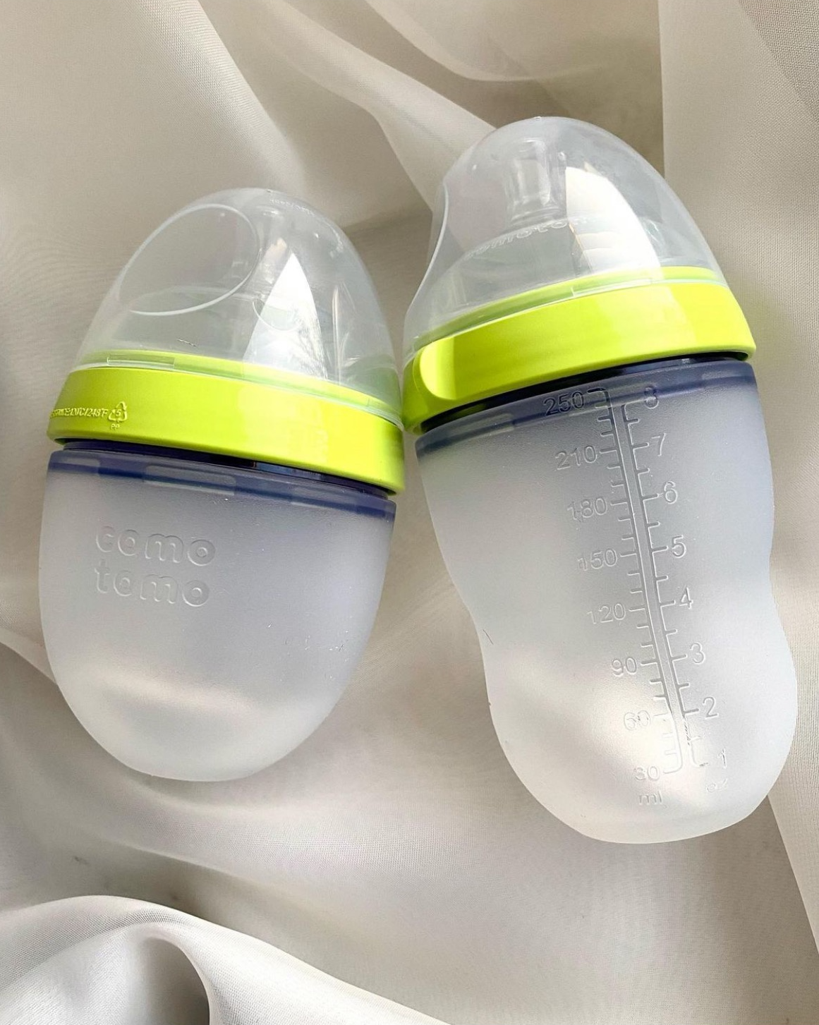 Bundle Comotomo, Pack de 4  Biberón Tacto Natural y 6 Tetinas, Verde