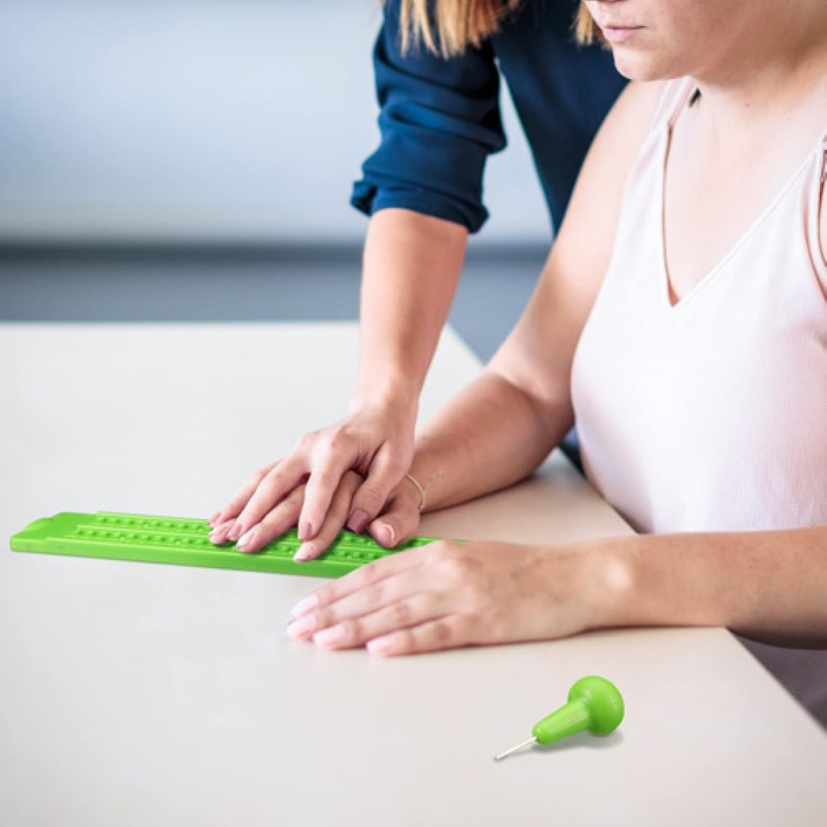 Regletas Escritura En Braille Incluye Punzón