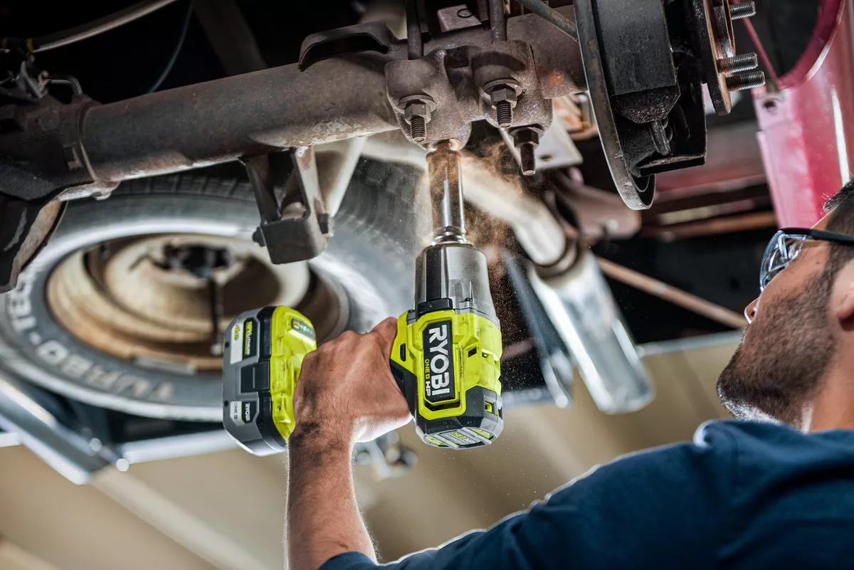 Llave De Impacto 1/2 Ryobi 1170 Ft-lbs Tecnología One Hp + 2 Baterias + Dados + Cargador