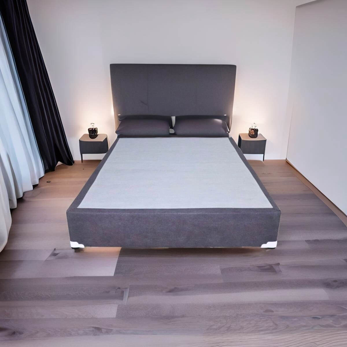 Base para Cama Queen Size NORVAL Muebles Base de Madera con Moderno tapiz en Lino Gris.