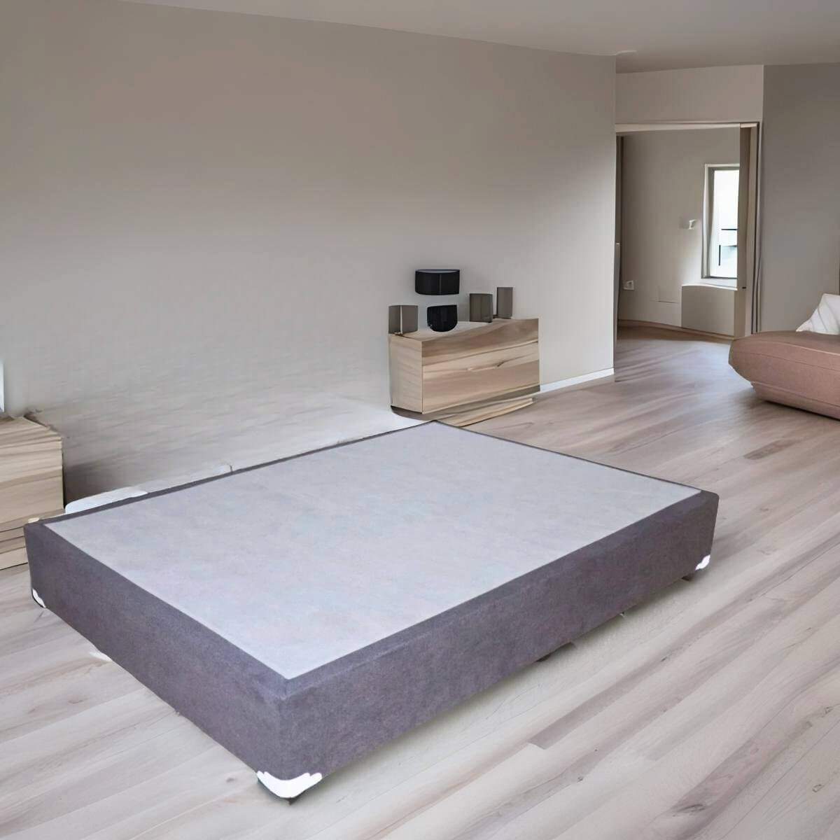 Base para Cama Queen Size NORVAL Muebles Base de Madera con Moderno tapiz en Lino Gris.