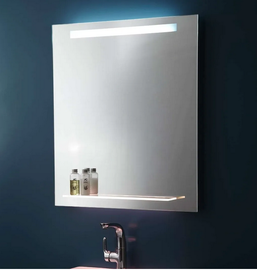 Espejo VA con iluminación LED de 70 X 80 cms. (base por altura) Forma rectangular con interruptor. Conexión de clavija a luz eléctrica.