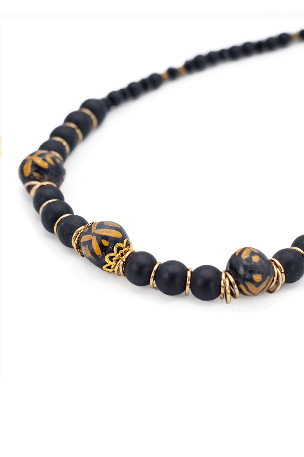 Collar artesanal A ÁNGELOZANO, barro negro, pulsera y aretes.