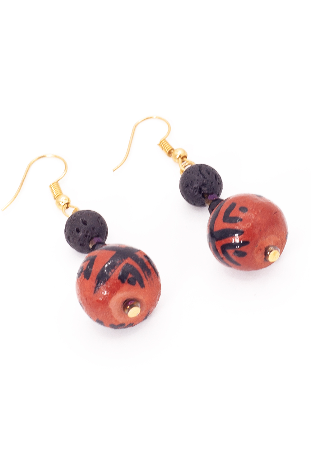 Juego artesanal rombos A ÁNGELOZANO, barro negro, pulsera y aretes.