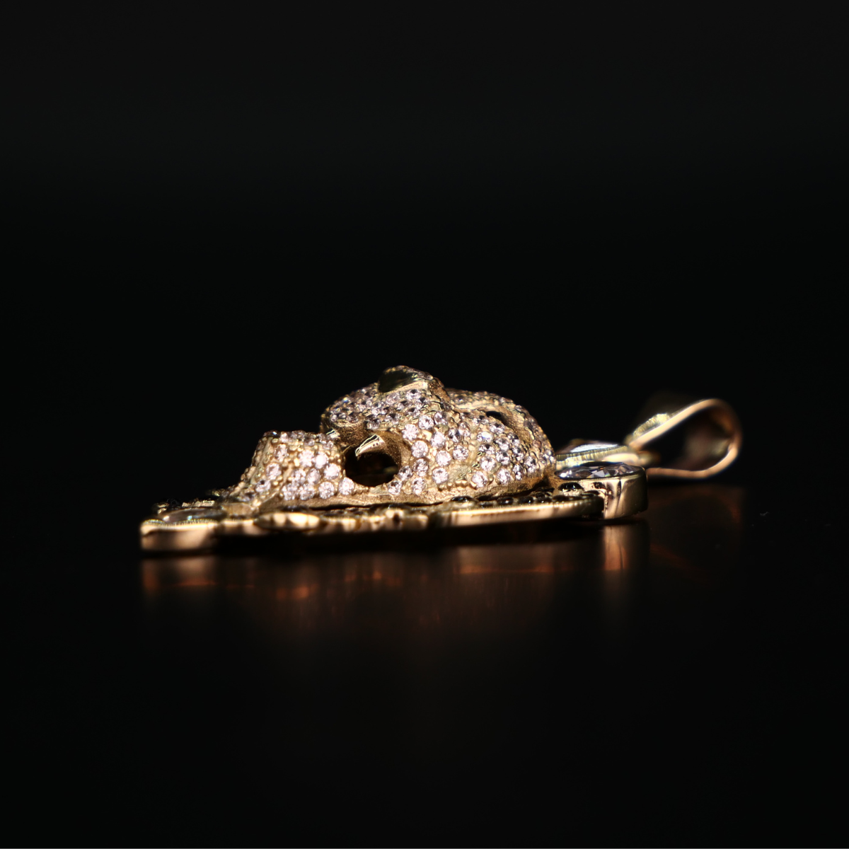 Dije León de Oro 10k con piedra zirconia