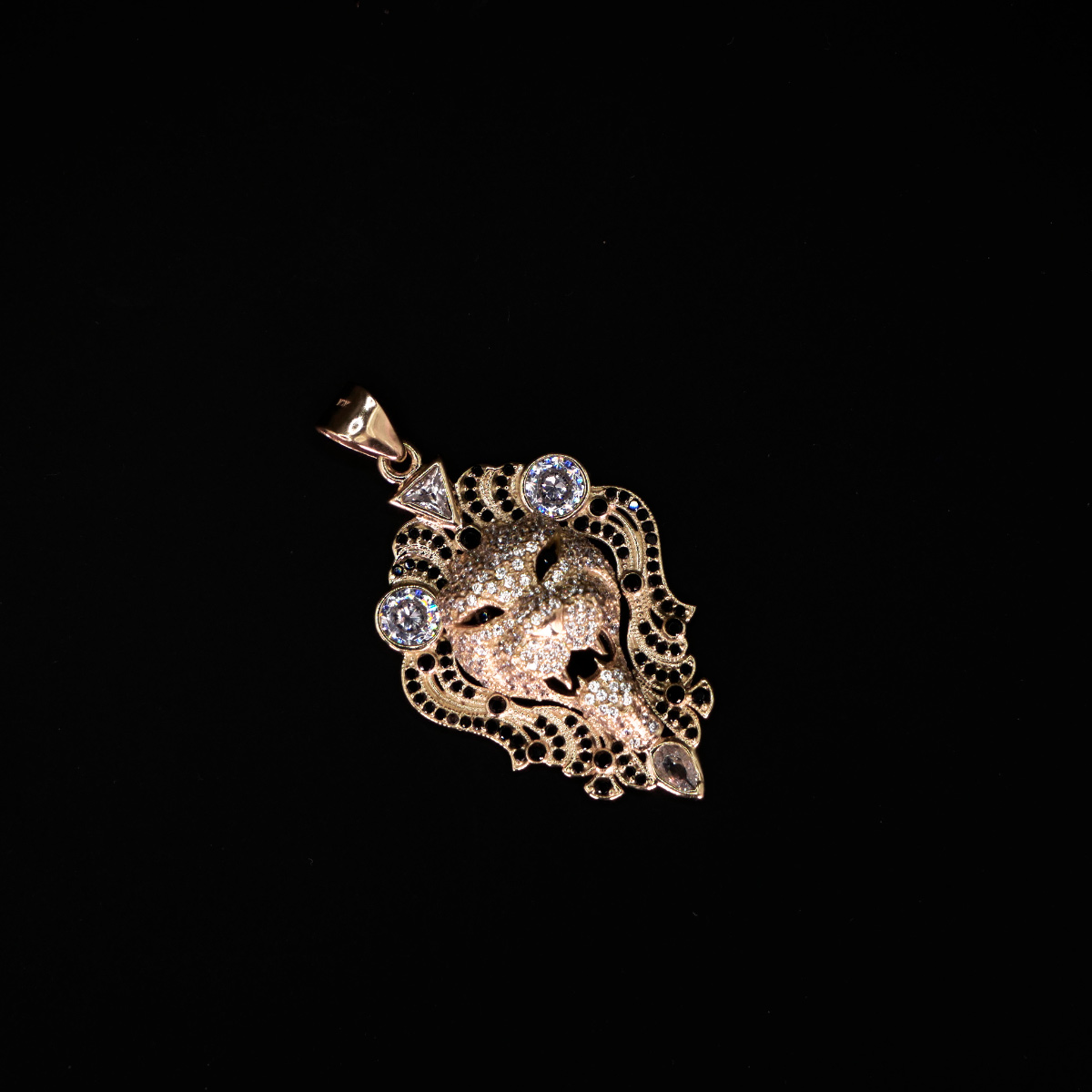 Dije León de Oro 10k con piedra zirconia