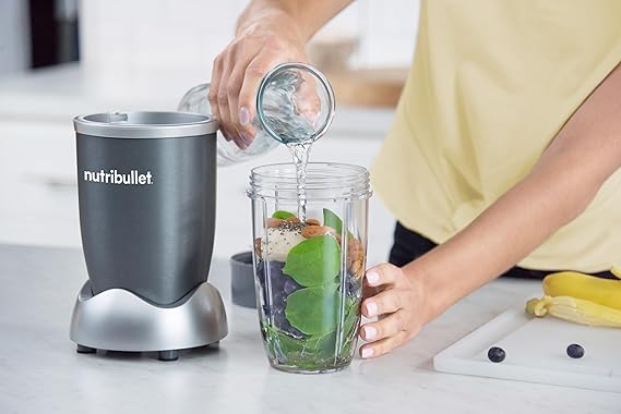 Nutribullet Licuadora personal para batidos, batidos, preparación de alimentos y mezcla congelada, 24 onzas, 600 W, gris, (NBR-0601).