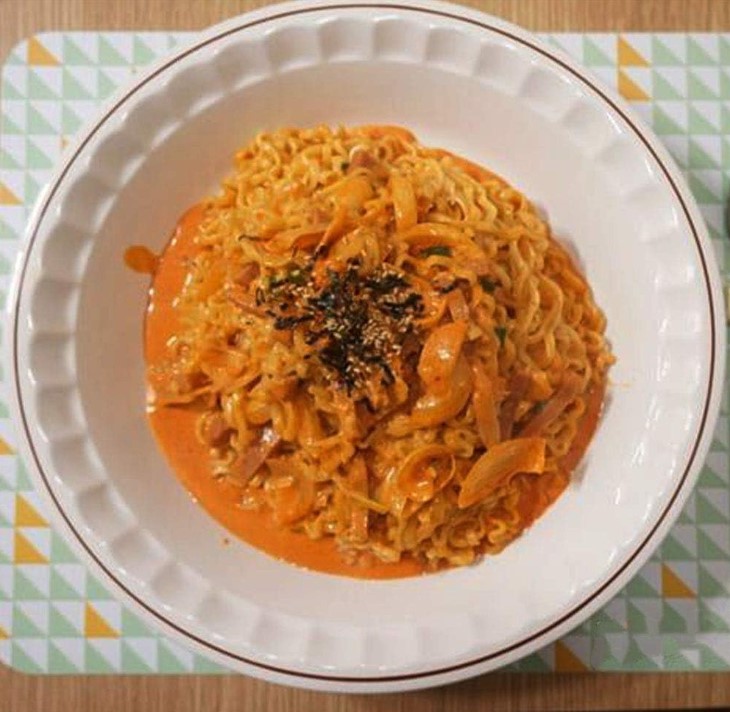 Sopa Instantánea Ramen Coreana Carbonara Cremosa Buldak 5 pzs