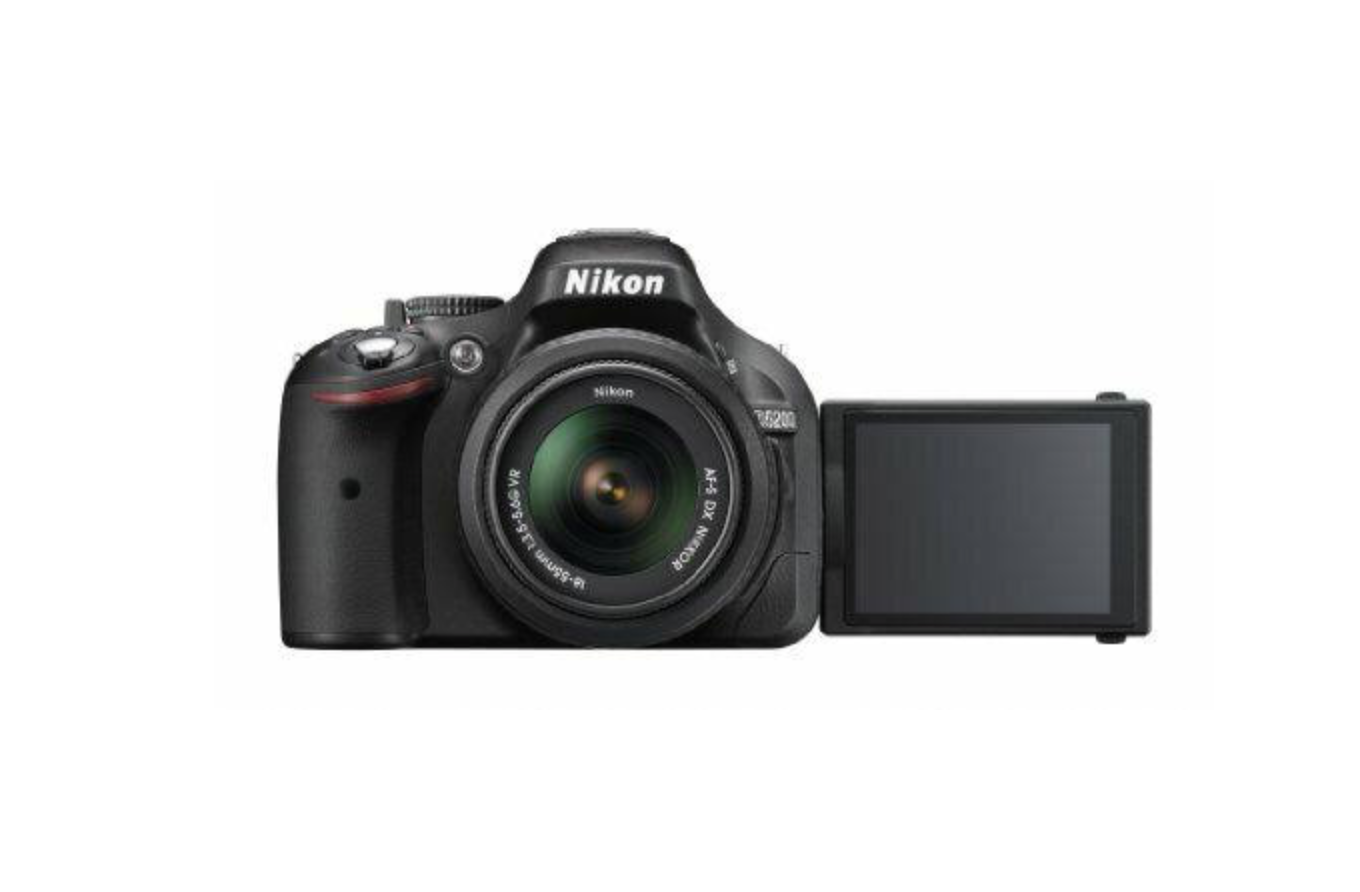 Nikon D5200 / AF-S DX NIKKOR 55-200mm 1.4-5.6G ED VR (Reacondicionado Grado A)