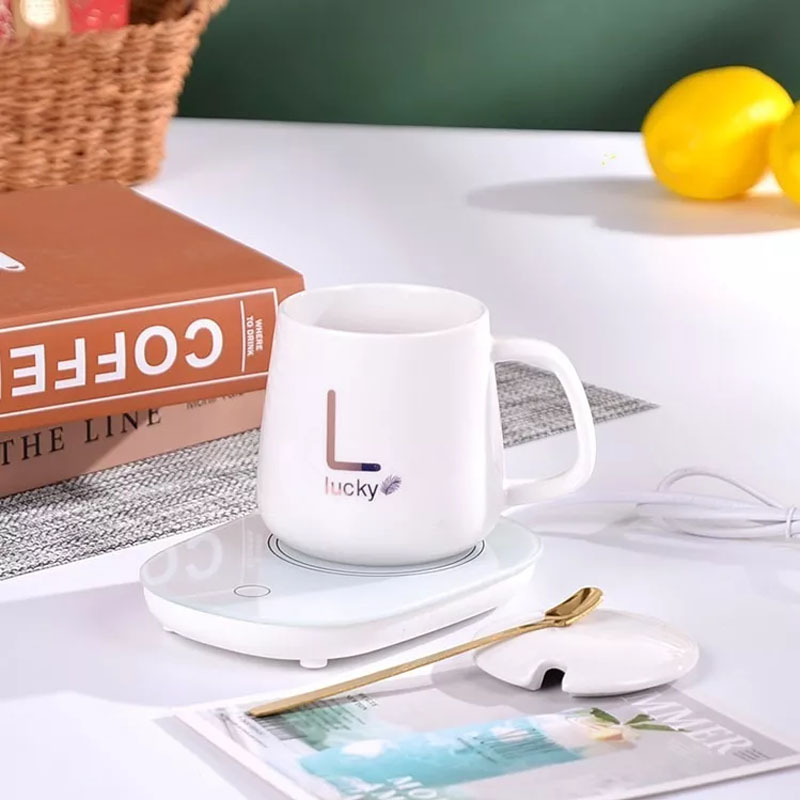 Taza De Cerámica Con Calentador Eléctrico Y Cuchara.