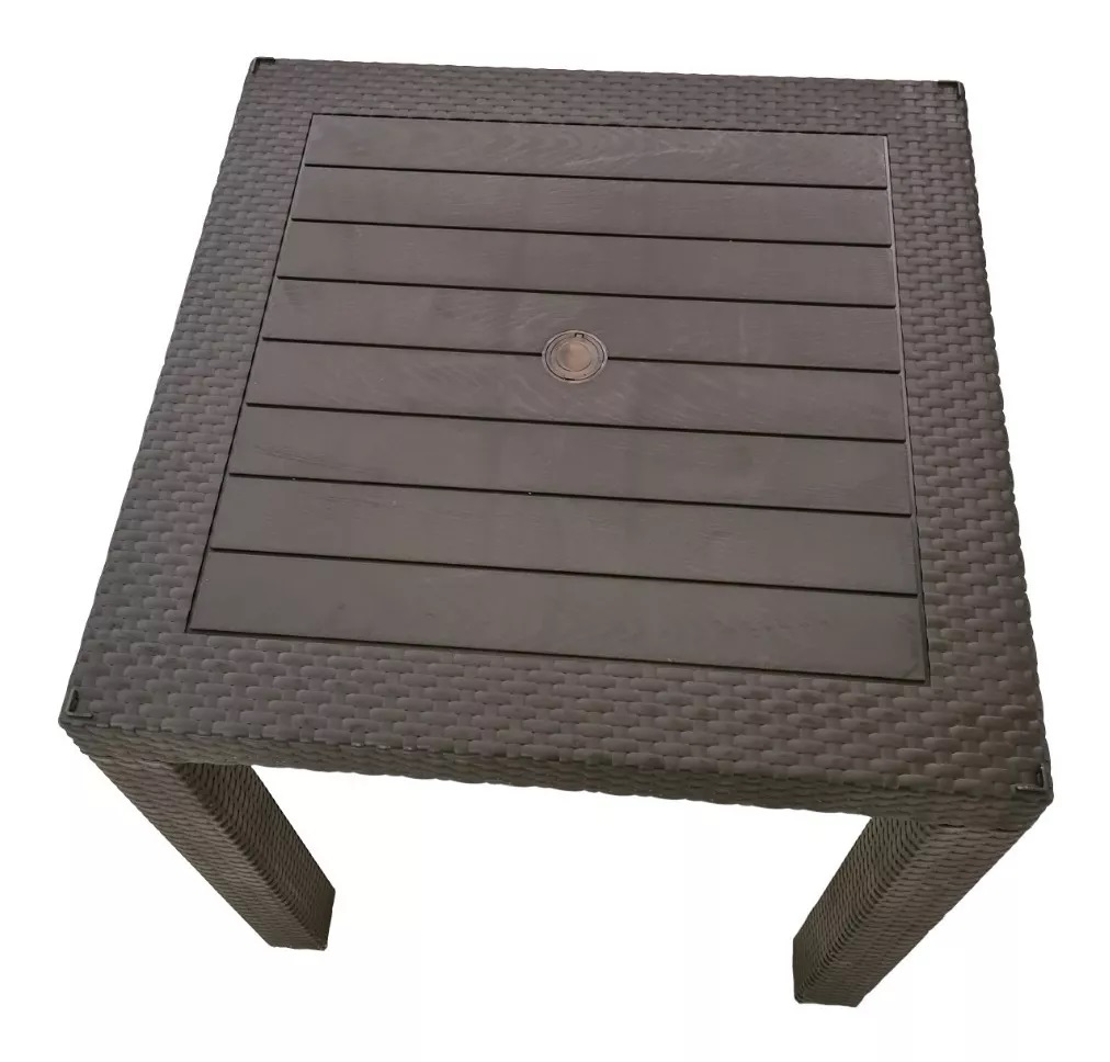 Mesa cuadrada tipo rattan