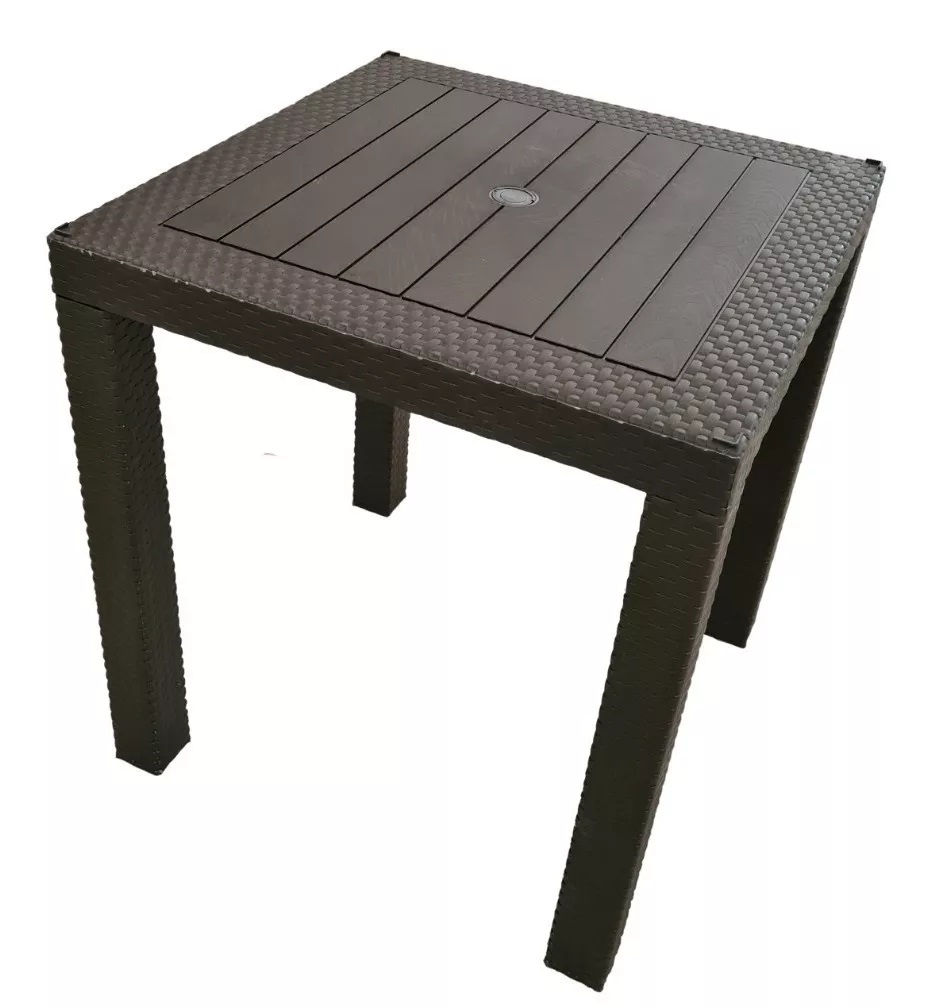 Mesa cuadrada tipo rattan