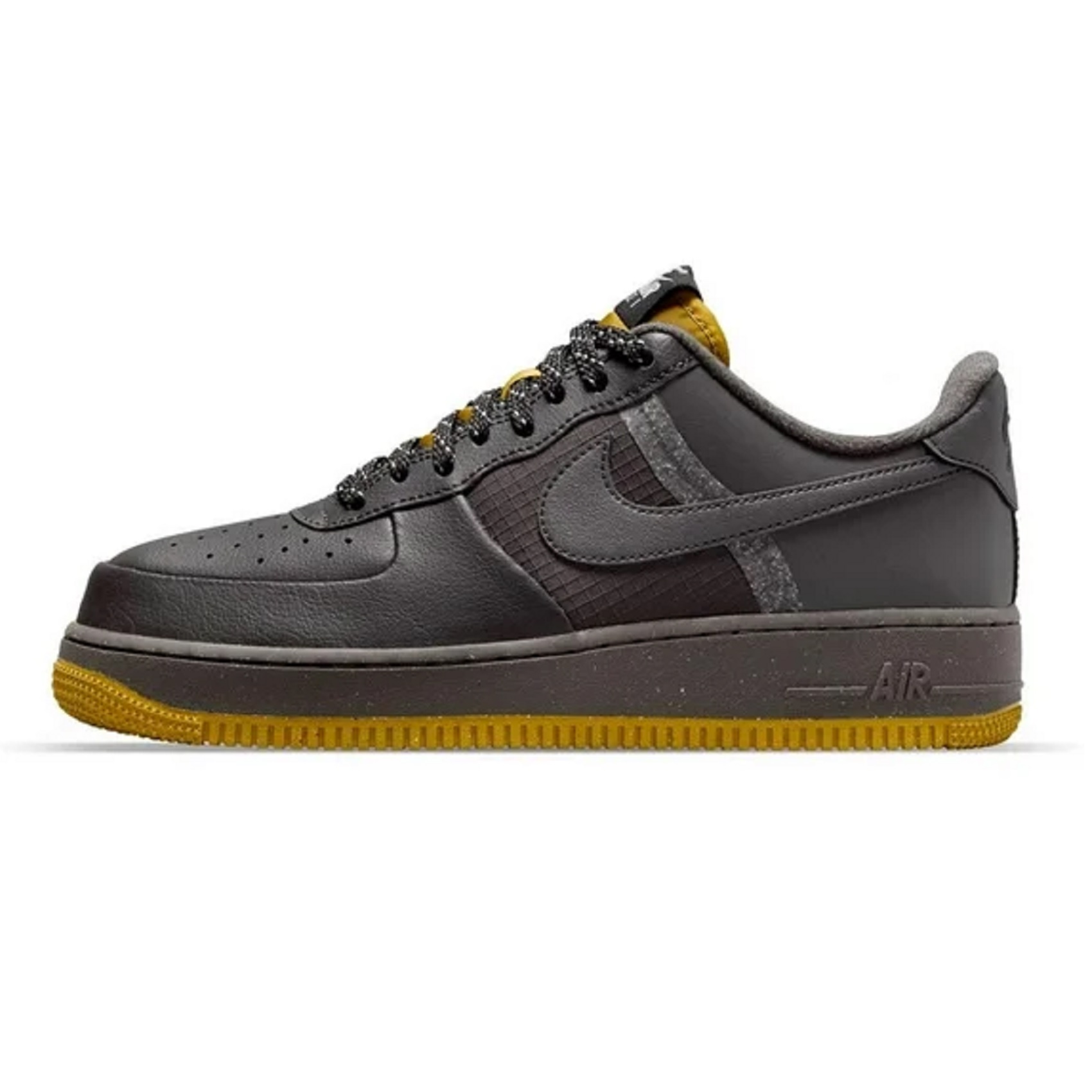 Tenis Nike Air Force 1 '07 LV8 Negro Hombre Talla #26.