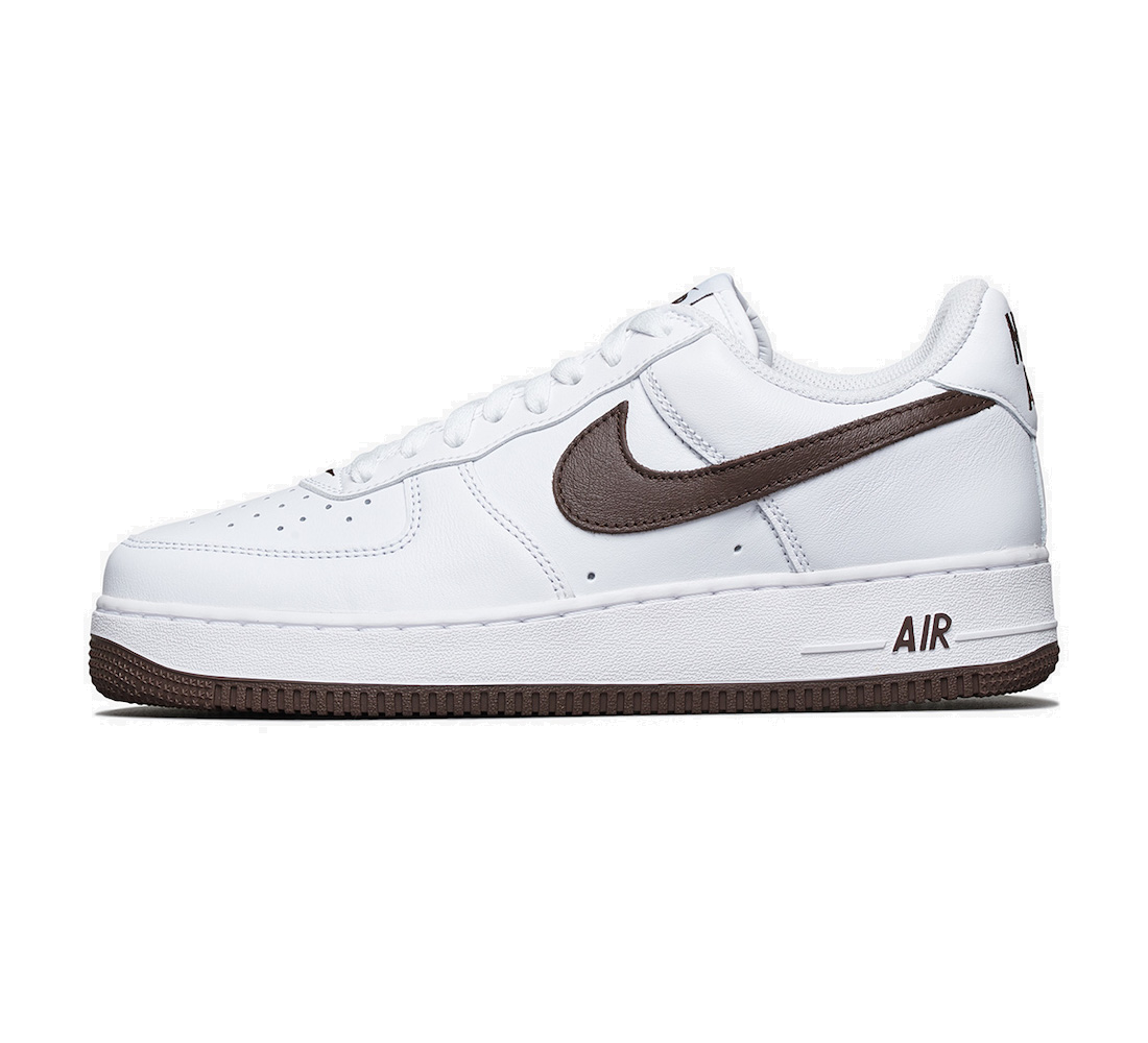 Tenis Nike Air Force 1 Low Retro Color of the year blanco/chocolate hombre.